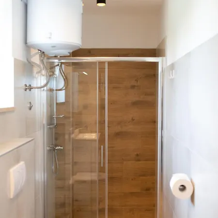 Emilia Apartment *